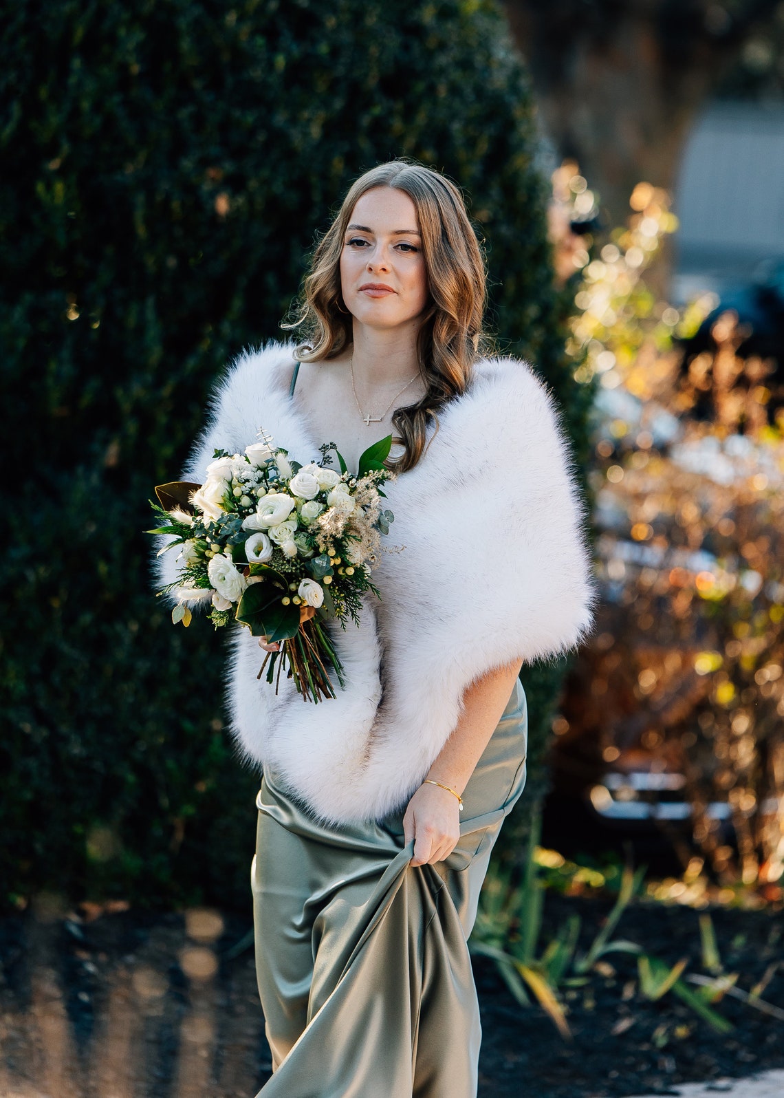 Stole Wedding Shawl - Ngà Voi Đen Đầu Lông Thú